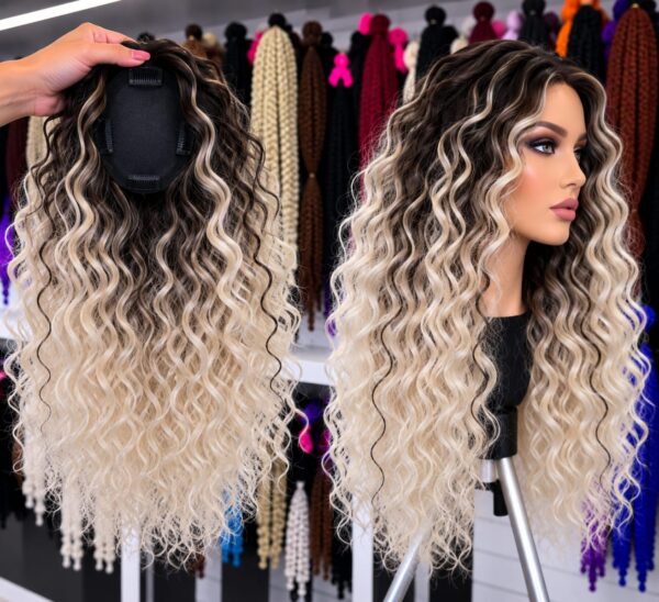 Topper 38 - sandy blonde with roots showing